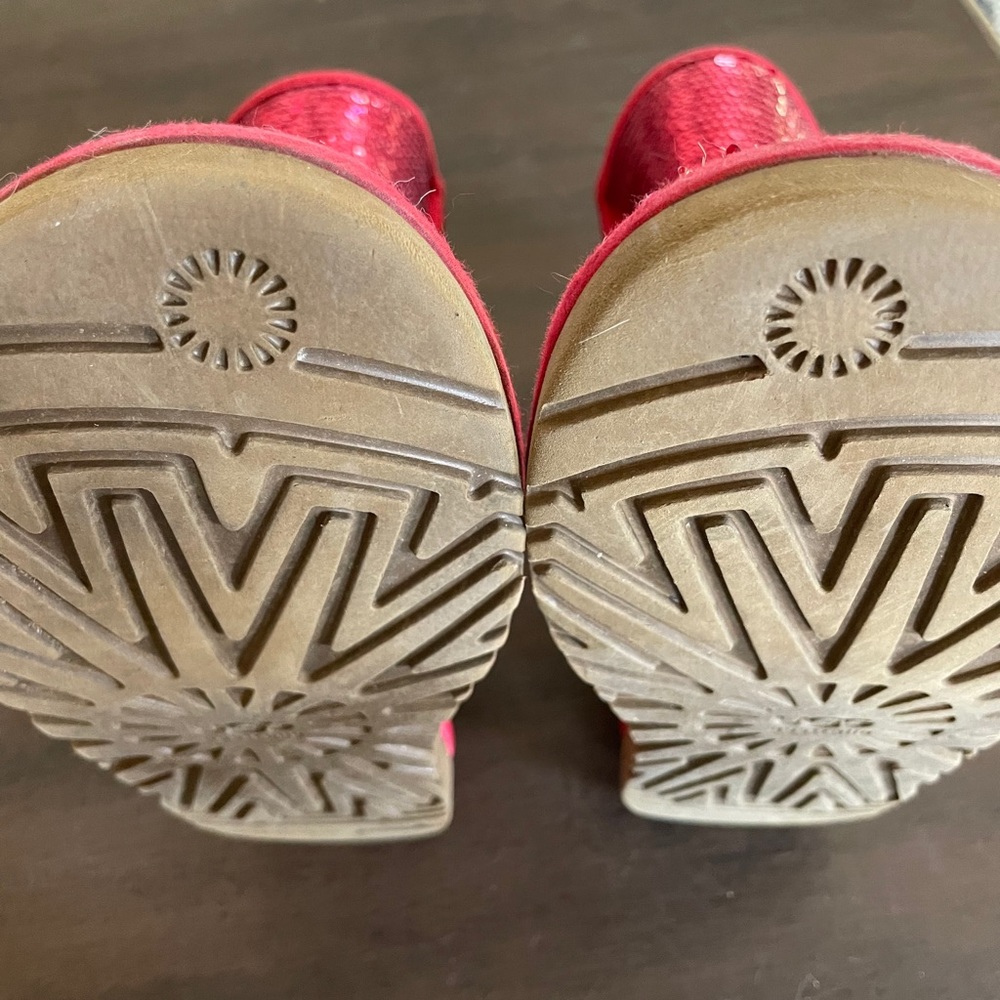 Red sequin Uggs - Picture 7 of 13